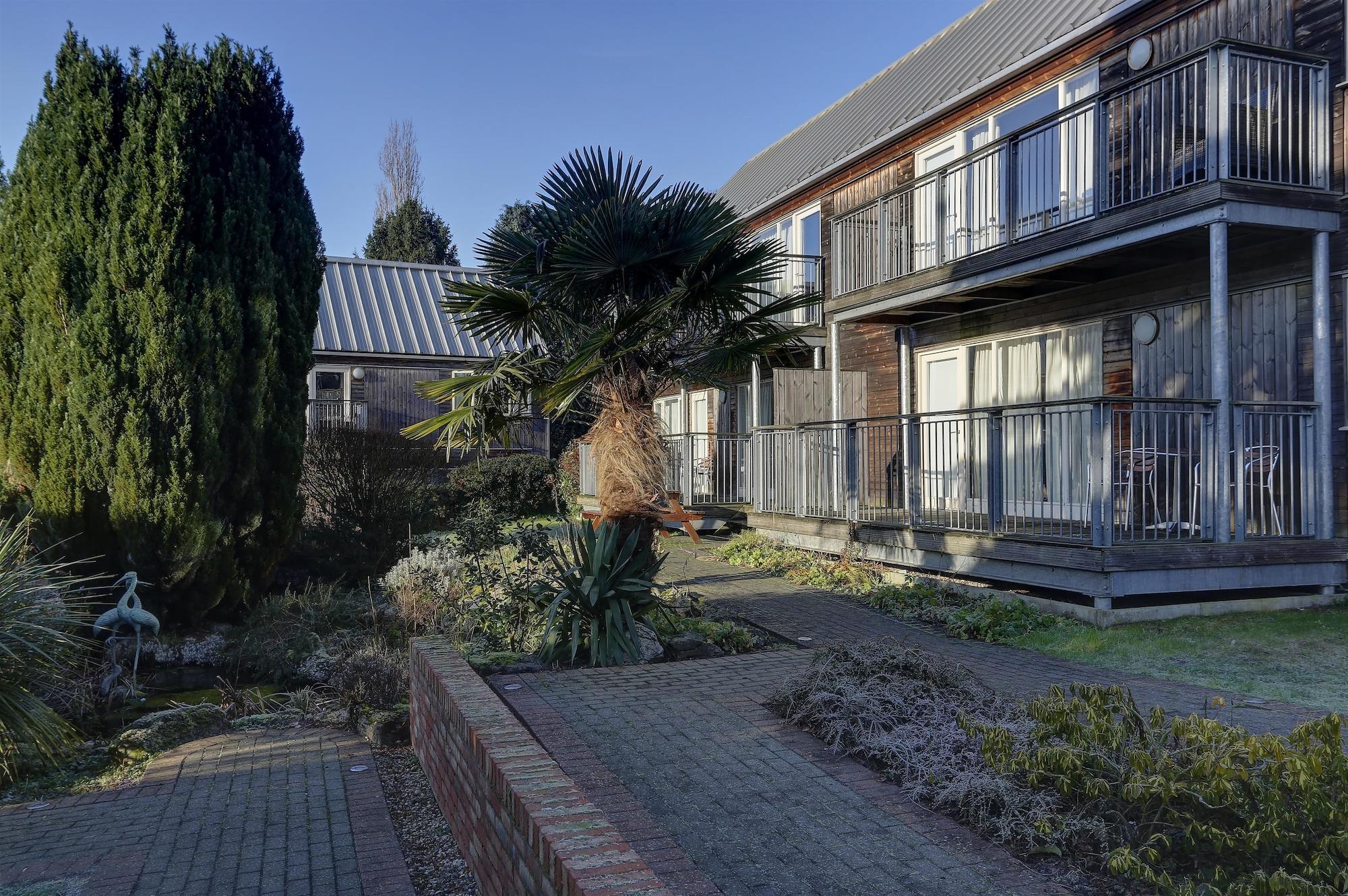 Best Western Plus Oaklands Hotel Thorpe St Andrew Exterior foto